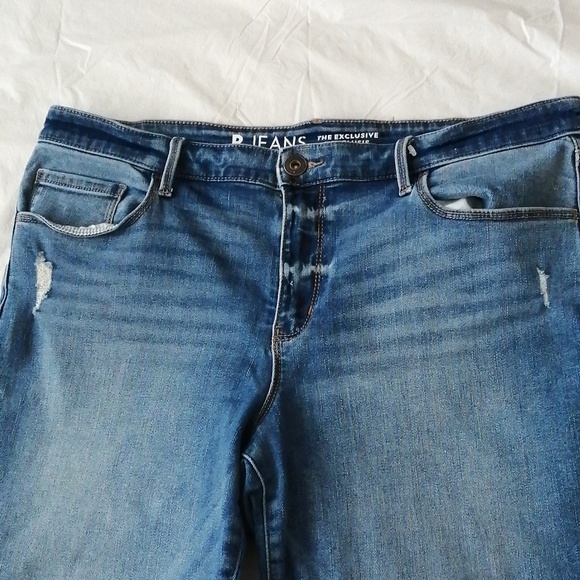 R JEANS SHORTS SLIGHTLY DISTRESSED - Picture 3 of 5